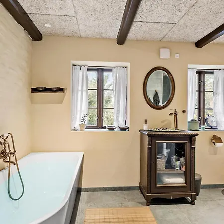 4 Bedroom Stunning In * Nordenbro Vesteregn