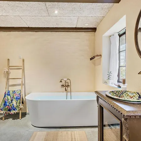 4 Bedroom Stunning In * Humble