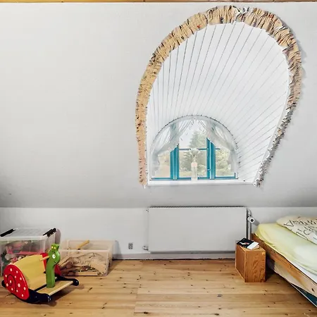 Ferienhaus 4 Bedroom Stunning In