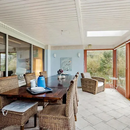 4 Bedroom Stunning In Ferienhaus *