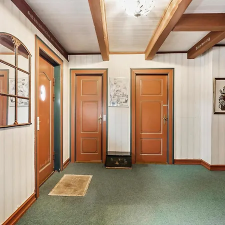 Ferienhaus 4 Bedroom Stunning In